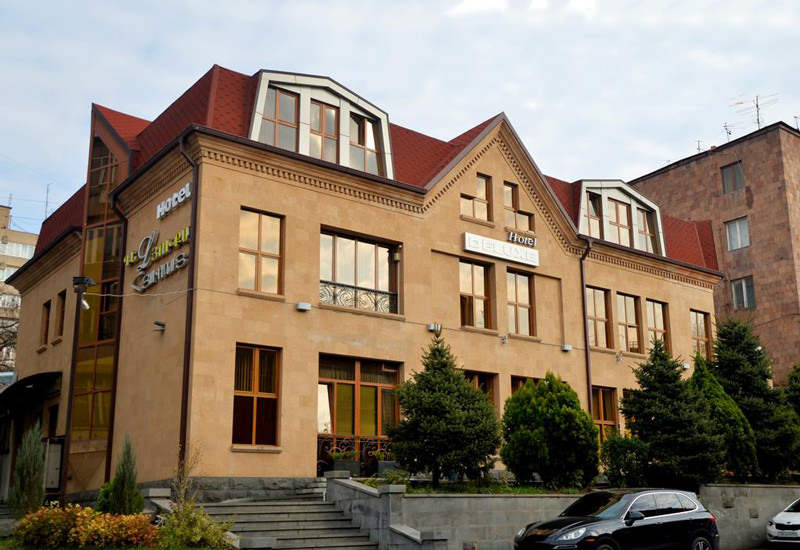 هتل ایروان دلوکس (Yerevan Deluxe Hotel)