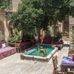 بهترین اقامتگاه های بومگردی شیراز | آدرس + امکانات و قیمت